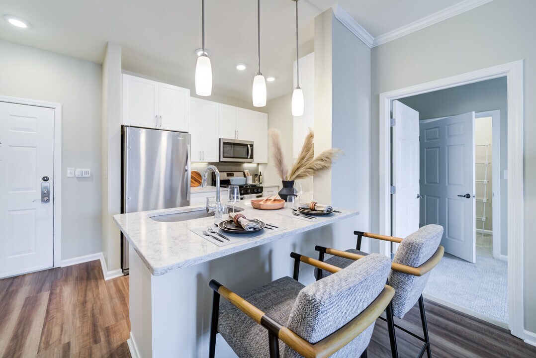 The Aven at Newton Highlands in Newton, MA - Foto de edificio