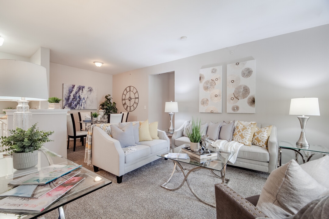 Keystone Falls Apartment Homes in Dallas, TX - Building Photo