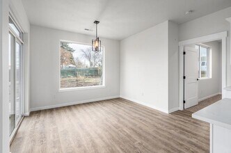 3008 N Marguerite Rd in Millwood, WA - Building Photo - Building Photo