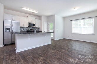 6034 Guildford Hill Ln in Charlotte, NC - Building Photo - Building Photo