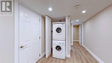 64 Harvie Ave in Toronto, ON - Building Photo - Building Photo