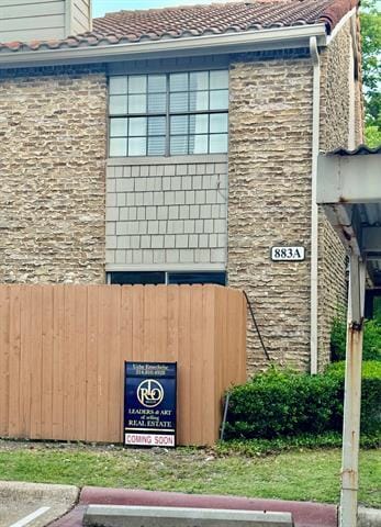 property at 883 Dublin Dr
