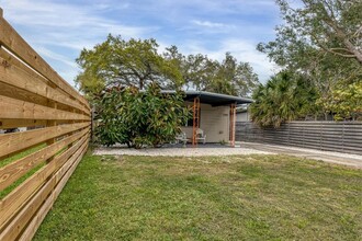 2305 Novus St in Sarasota, FL - Building Photo - Building Photo