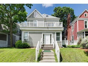 2556 Dupont Ave S in Minneapolis, MN - Building Photo - Building Photo