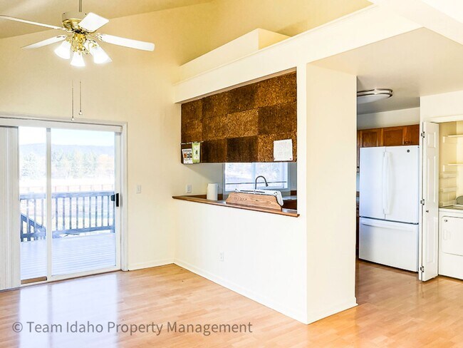 2214 Henry Ct in Moscow, ID - Building Photo - Building Photo