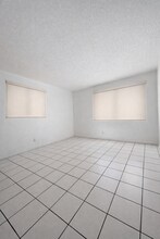 623 NE 2nd St in Hallandale Beach, FL - Building Photo - Building Photo