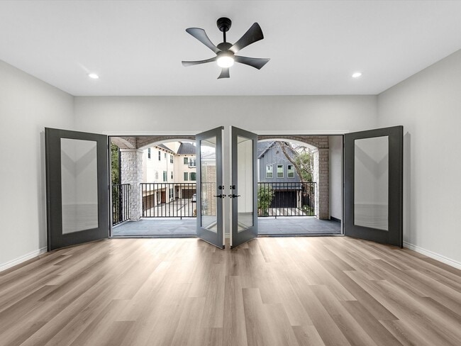 property at 1319 W Bell St