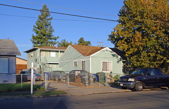 796 Lampasas Ave in Sacramento, CA - Building Photo - Building Photo