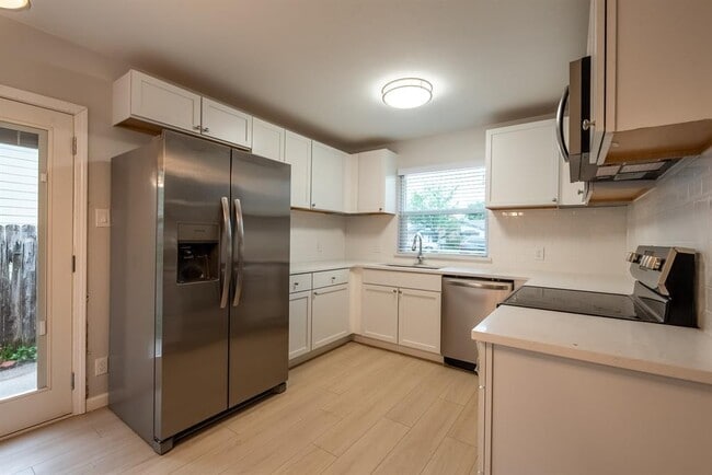 property at 8708 Pineridge Dr