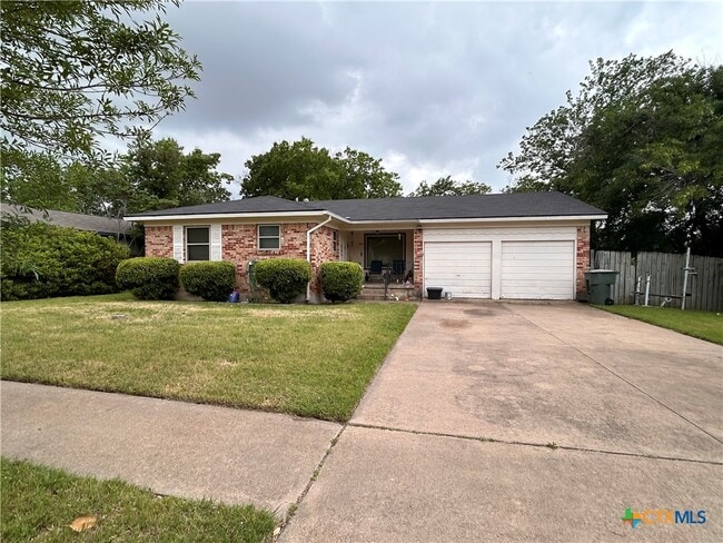 property at 904 E Jasper Dr