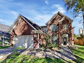 2911 Linda Dr in Pearland, TX - Building Photo
