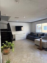 6245 SW Kendale Lakes Cir in Miami, FL - Building Photo - Building Photo