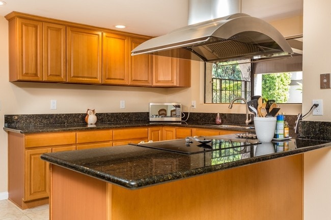 6671 Reservoir Ln in San Diego, CA - Building Photo - Building Photo