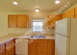 3611 Eagle Creek Dr in Shelby Township, MI - Building Photo - Building Photo