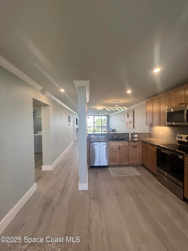 300 Columbia Dr in Cape Canaveral, FL - Building Photo - Building Photo