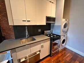 7 E 75th St in New York, NY - Building Photo - Building Photo