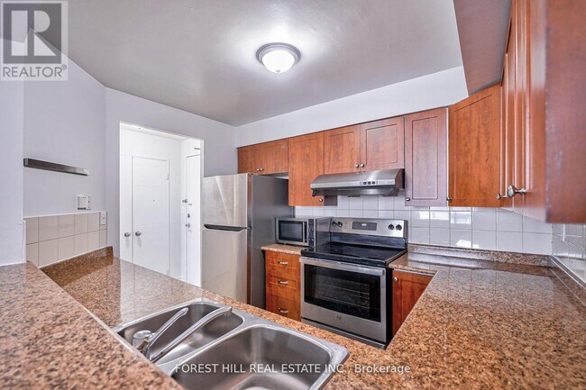 400 McLevin Ave in Toronto, ON - Building Photo - Building Photo