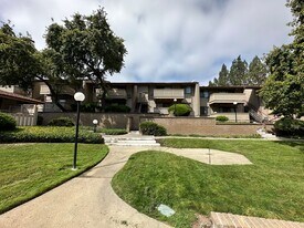 101 Kinross Dr in Walnut Creek, CA - Building Photo