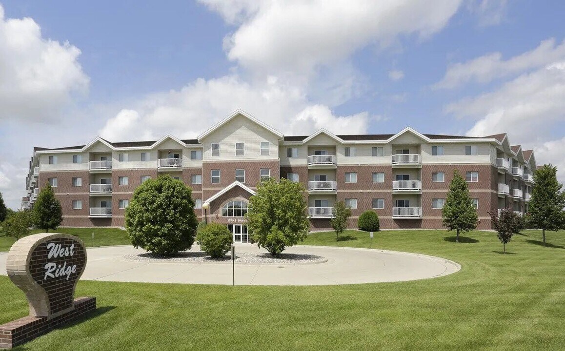 West Ridge Apartments Photo