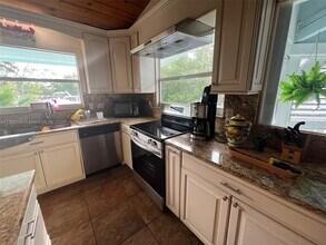 400 Hazel St in Key Largo, FL - Building Photo - Building Photo