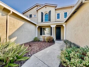 1963 Westminster Dr in Yuba City, CA - Building Photo - Building Photo