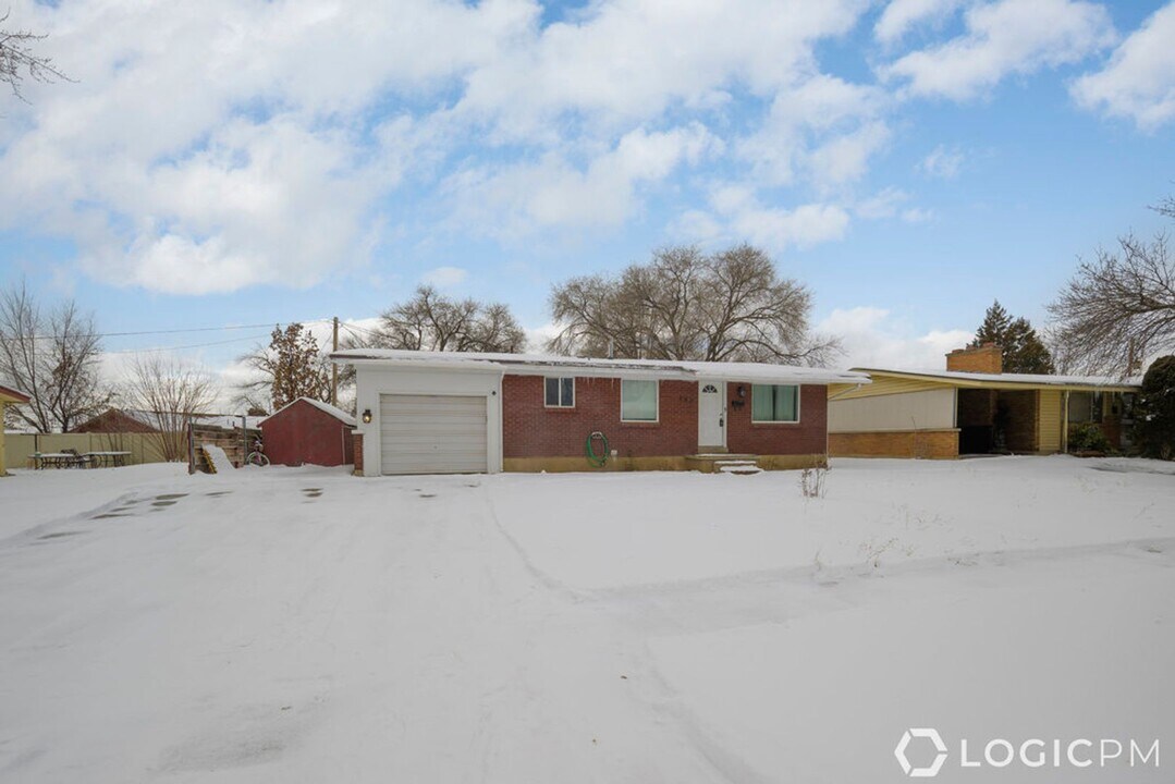463 Vine St in Clearfield, UT - Building Photo
