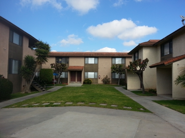 2202 Hess Cir in Huntington Beach, CA - Building Photo