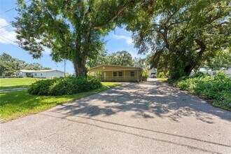 7911 Lovegren Ln in Gibsonton, FL - Building Photo - Building Photo