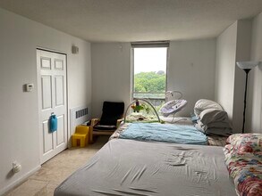220 Washington St, Unit 1118 in Brookline, MA - Building Photo - Building Photo
