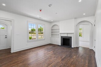 59 Perry St in Newnan, GA - Building Photo - Building Photo