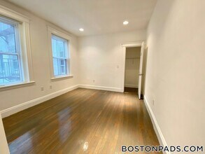 111 Park Dr in Boston, MA - Building Photo - Building Photo