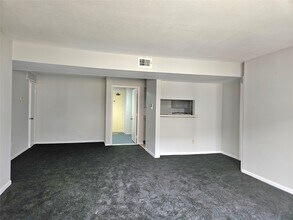 8421 Hearth Dr in Houston, TX - Building Photo - Building Photo