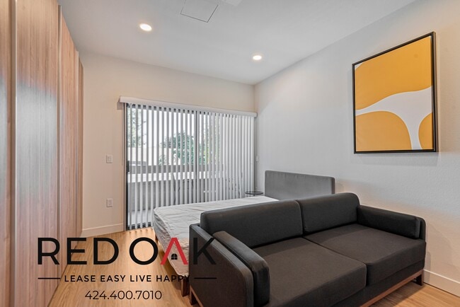 property at 7810 Topanga Canyon Blvd