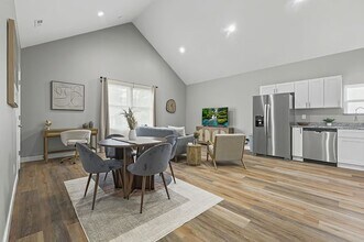 1137 W 21st St, Unit 1 in Indianapolis, IN - Foto de edificio - Building Photo