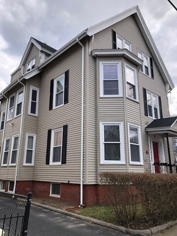 29 Ocean Ave in Salem, MA - Building Photo