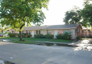 12735-12739 NE 13th Ave in Miami, FL - Building Photo - Building Photo