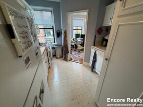 105 Longwood Ave, Unit 89-6 in Brookline, MA - Building Photo - Building Photo
