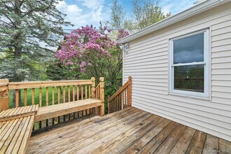 32 Highland Dr in Woodbury, NY - Building Photo - Building Photo