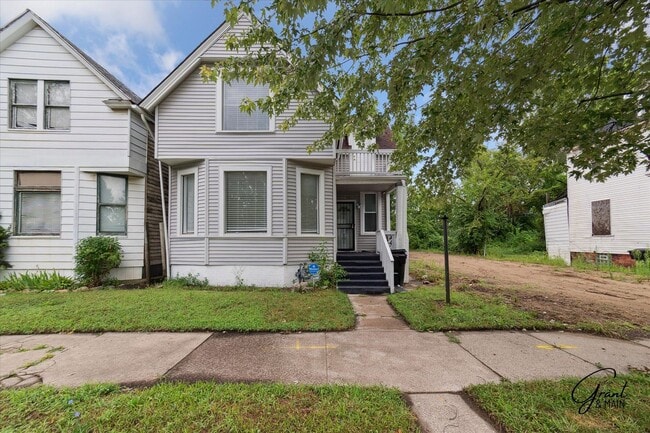 property at 3415 E Canfield St