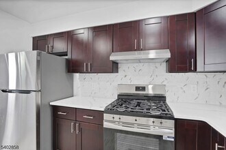 651 S 17th St in Newark, NJ - Building Photo - Building Photo