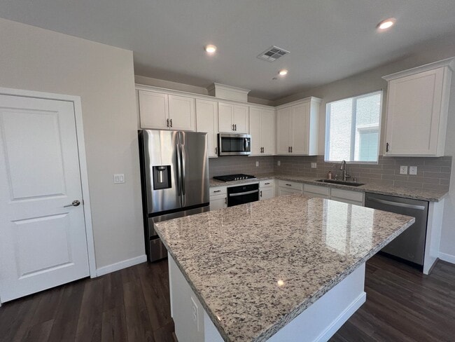 882 Benning St in Henderson, NV - Building Photo - Building Photo