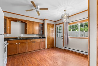 1072 N Highland Ave in Aurora, IL - Building Photo - Building Photo