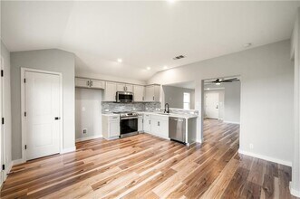 13001 Buenos Aires Pkwy in Austin, TX - Building Photo - Building Photo