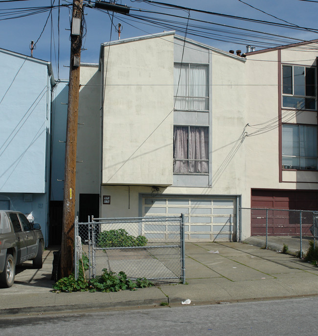 571 Sylvan St in Daly City, CA - Building Photo - Building Photo