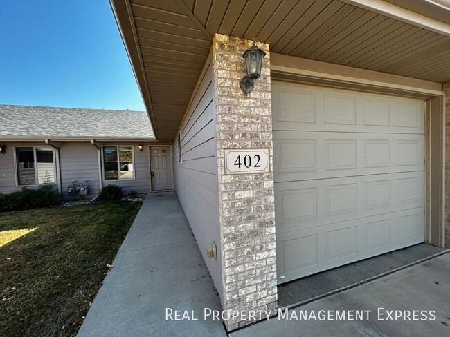 Cozy 1 Bedroom 1 Bathroom Townhome in Bran