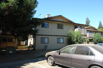 Woodside Terrace in Chico, CA - Building Photo - Building Photo