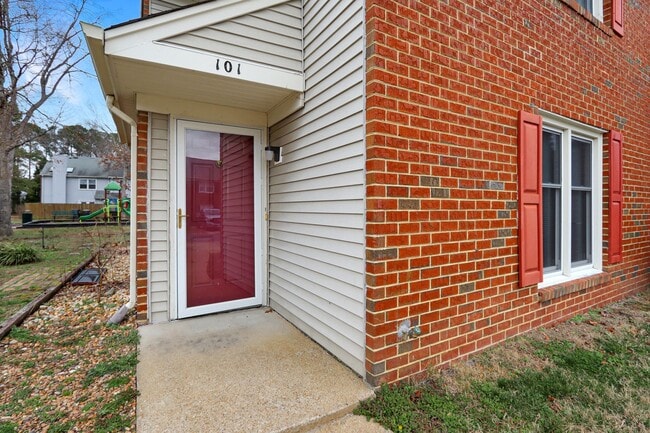 property at 101 Kingsbridge Ln