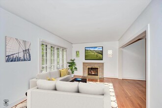 920 Juniper Rd in Glenview, IL - Building Photo - Building Photo