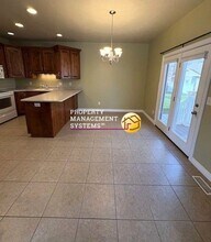 720 S Clearwater Falls Dr in Layton, UT - Foto de edificio - Building Photo