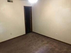 652-654 Pear Tree Cir-Unit -654 Pear Tree Circle in Columbia, MO - Building Photo - Building Photo